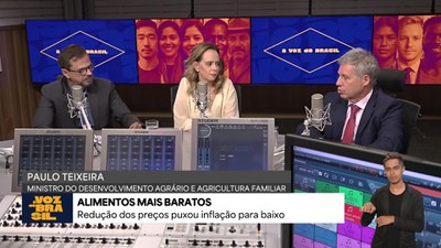 Ministro Paulo Teixeira afirma que queda no preço dos alimentos vai continuar nos próximos meses