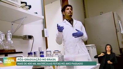 Brasil em Dia - 03/09/2024: País alcança patamar de 400 mil matrículas na pós-graduação