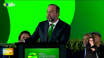 Brasil em Dia - 09/10/24 – Sancionada por Lula, lei do Combustível do Futuro prevê atrair R$ 260 bi em investimentos