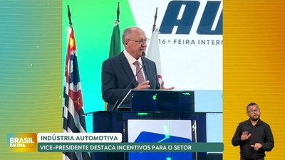 Brasil em Dia - 23/4/2025 -  Vice-presidente Geraldo Alckmin cita incentivos para a indústria automotiva