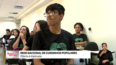 MEC triplica apoio a cursinhos populares em 2025