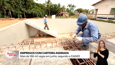 Em seis meses, Brasil ultrapassa 1,2 milhão de vagas com carteira assinada