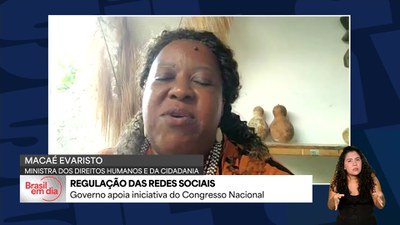 Ministra afirma que governo apoia iniciativa do Congresso de regulação das redes sociais
