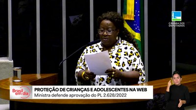 Governo faz defesa de projeto de lei para proteção a crianças e adolescentes na internet