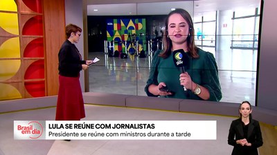 Lula realiza entrevista coletiva com jornalistas no Palácio do Planalto