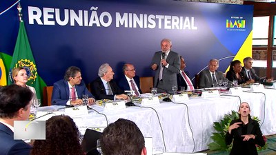 Lula defende fim da escala 6 por 1