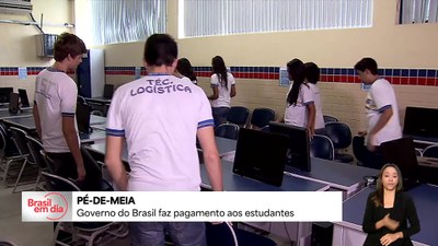 Pagamentos do Pé-de-Meia para quem concluiu Ensino Médio e participou do Enem seguem até quinta (5)