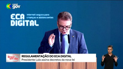Presidente Lula assina decretos que regulamentam ECA Digital