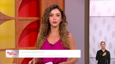 Presidente visita fábrica de veículos em Anápolis (GO)