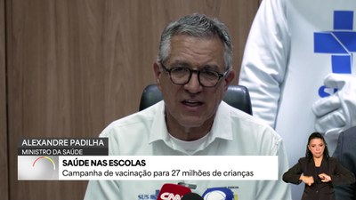Governo do Brasil faz vacinação nas escolas públicas para alcançar 27 milhões de estudantes