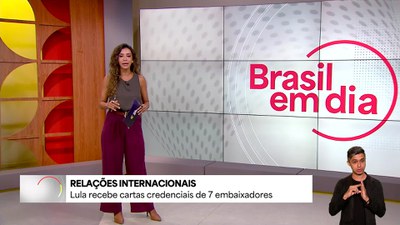 Presidente Lula recebe cartas credenciais de sete novos embaixadores no Brasil