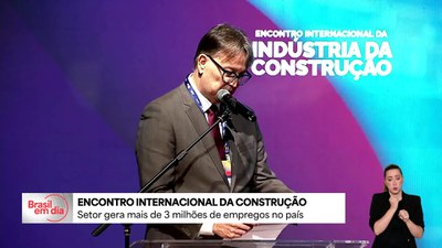 Lula participa da abertura do Encontro Internacional da Indústria da Construção