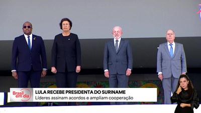 Lula recebe presidenta do Suriname