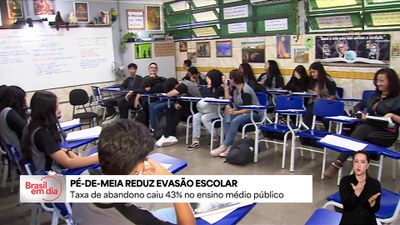 Pé-de-Meia reduz invasão escolar