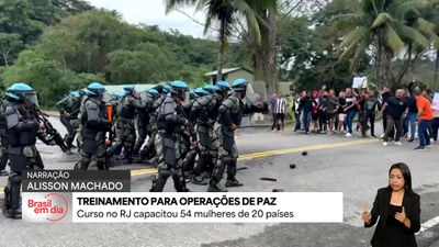 Marinha capacita mais de 50 mulheres de 20 países em Curso de Operações de Paz