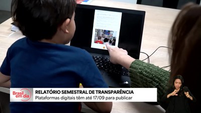 Plataformas acessadas por crianças e adolescentes precisam publicar relatório de transparência até 17 de setembro