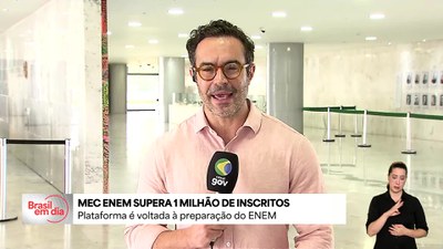 MEC Enem supera 1 milhão de inscritos
